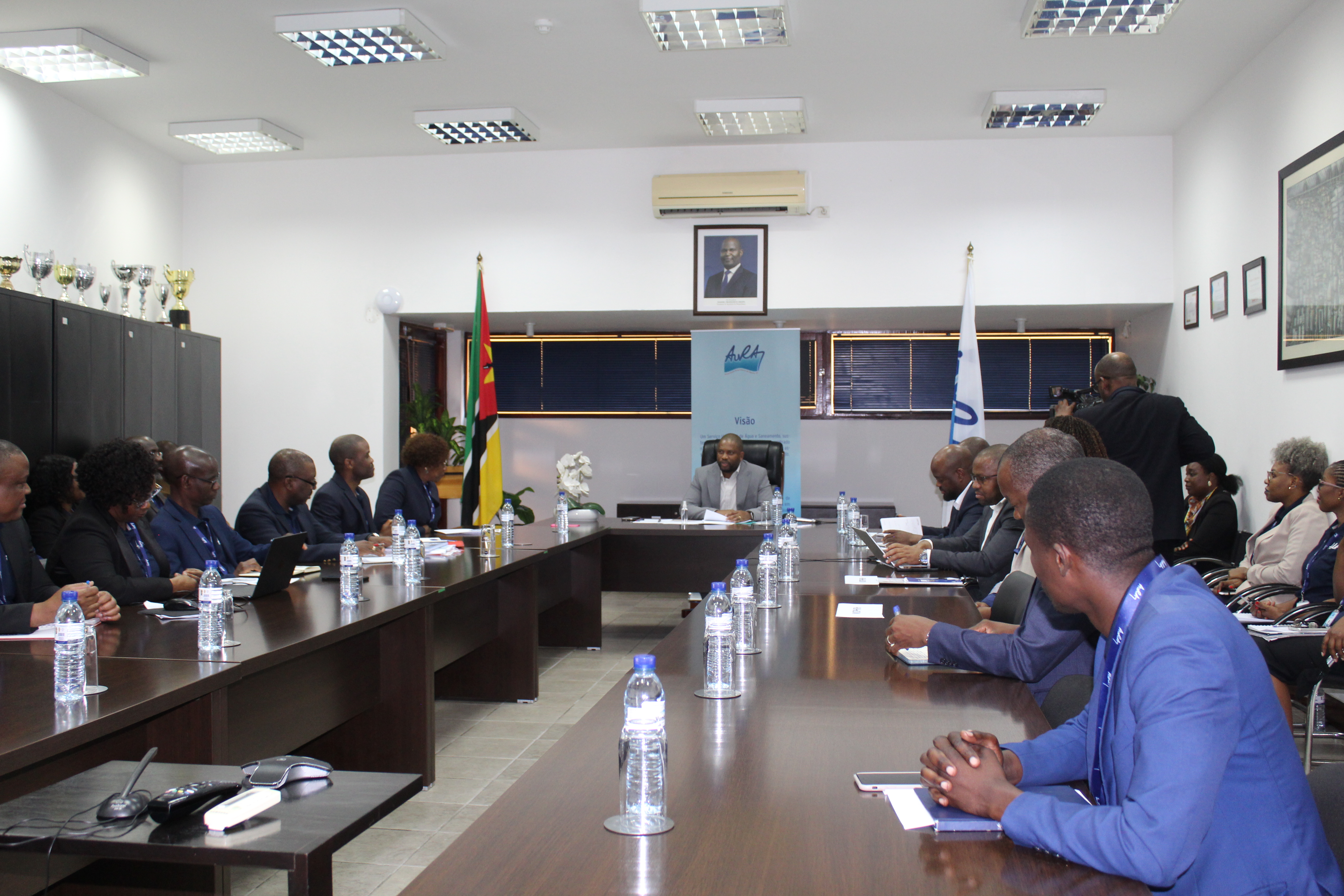 MINISTRO DO MOPHRH VISITA A AURAS E REFORÇA PAPEL DO REGULADOR 