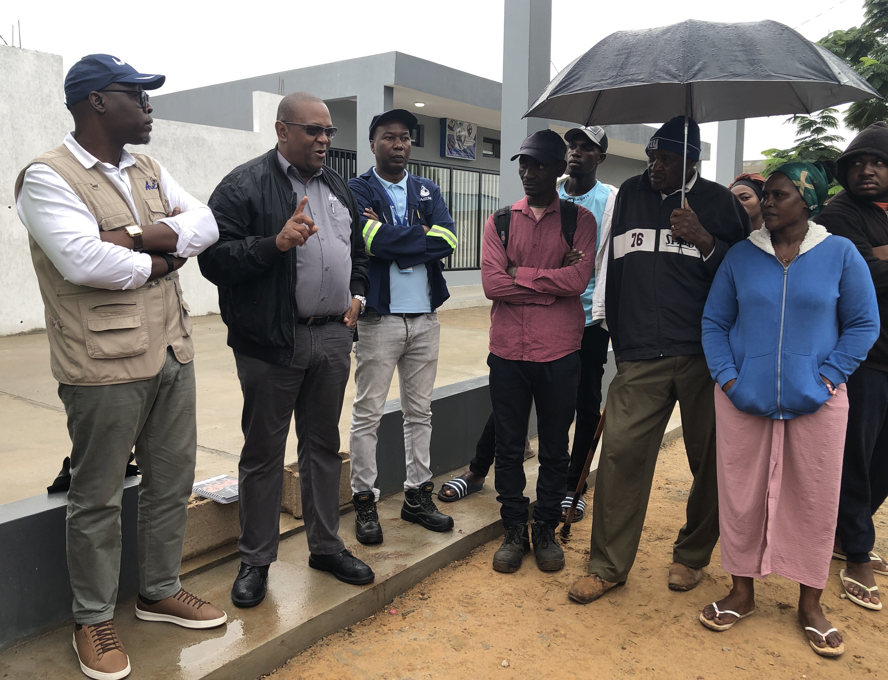 AURAS INTERVÉM EM CONFLITO ENTRE FORNECEDOR DE ÁGUA NA MATOLA GARE 