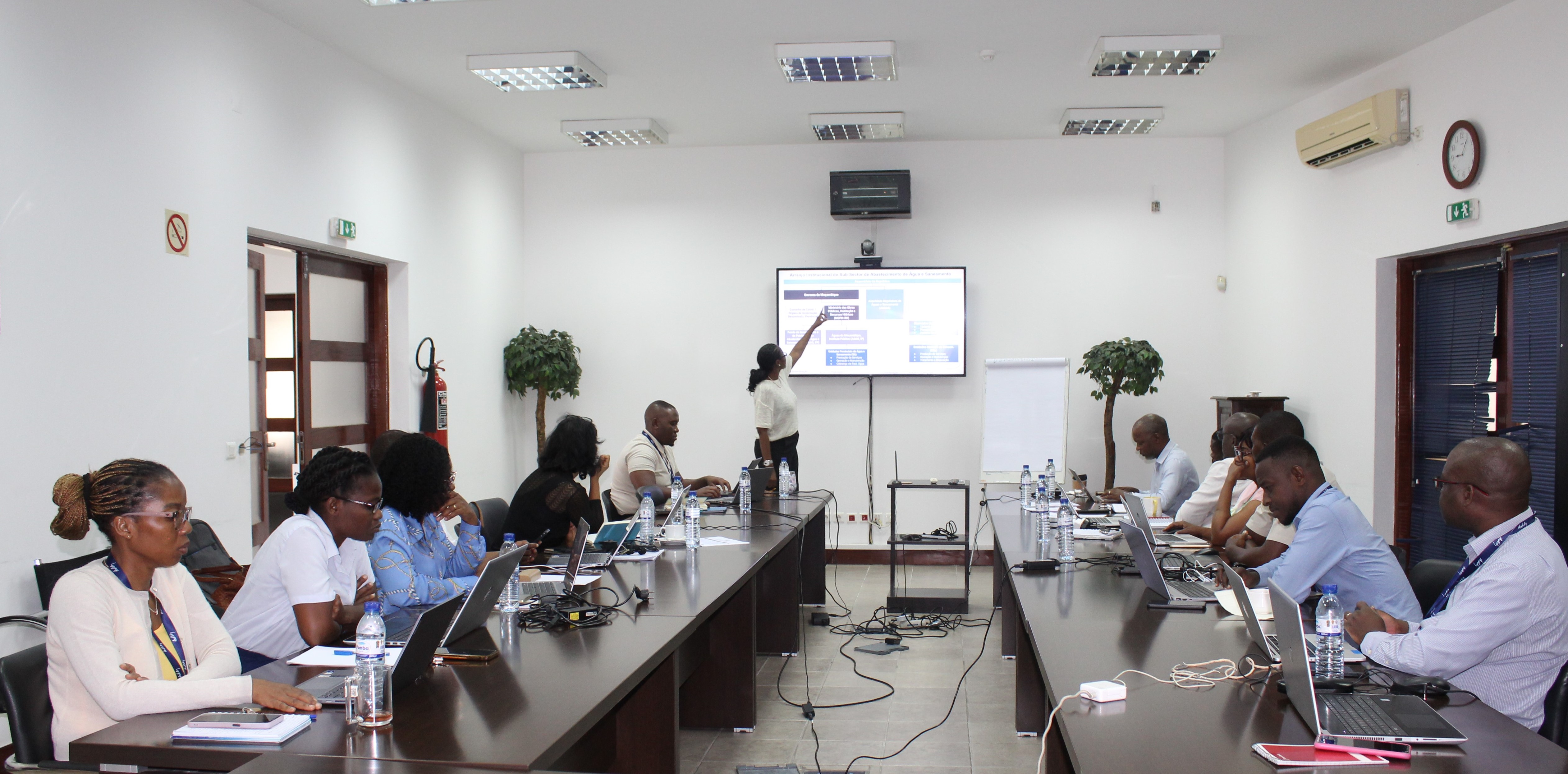 FORMAÇÃO REFORÇA E FACILITA A CAPACIDADE DE REVISÃO DOS QUADROS REGULATÓRIOS DO SANEAMENTO NA AURAS